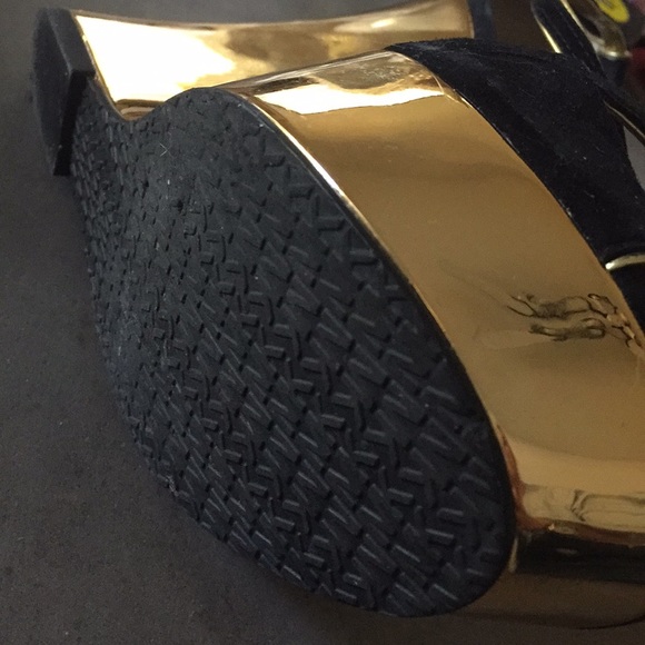 MICHAEL MICHAEL KORS Gold &Black Wedges - Picture 5 of 5